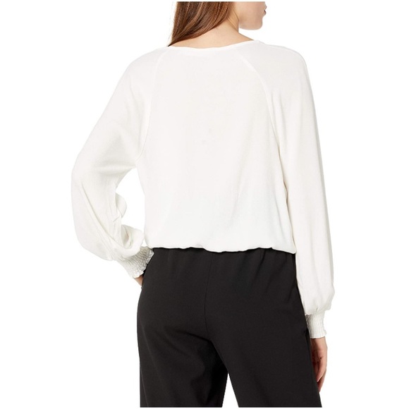ASTR the label 💟 Women's Long Balloon Sleeve V-Neck Blouse Essex Faux Wrap Top - Picture 2 of 7